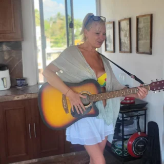 Instagram post from maureen_mcdermott_photography. This post is in position 3.